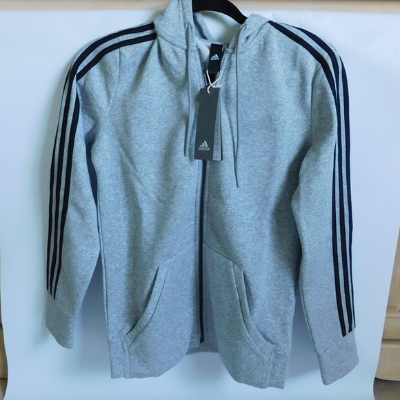 *SOLD* Adidas gray sweater - Picture 7 of 8